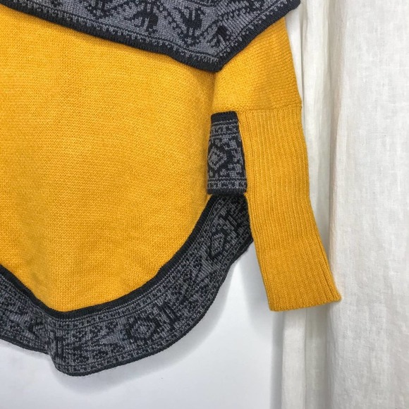 NATIVE IMPORT Peruvian Mustard Grey Poncho Sweater - Picture 3 of 6